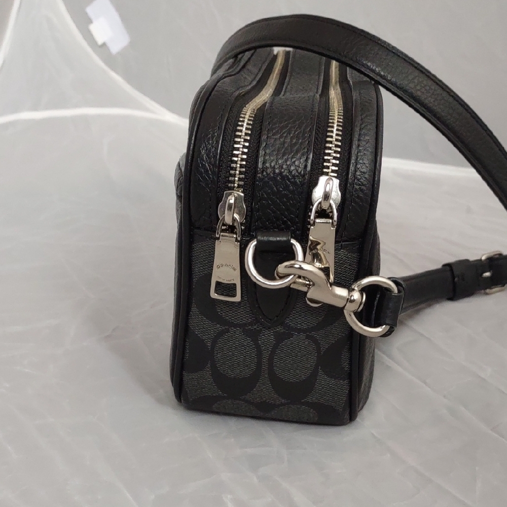 Coach X Disney Collab. Leather Camera Bag With Thumper. Collectable - Picture 4 of 13